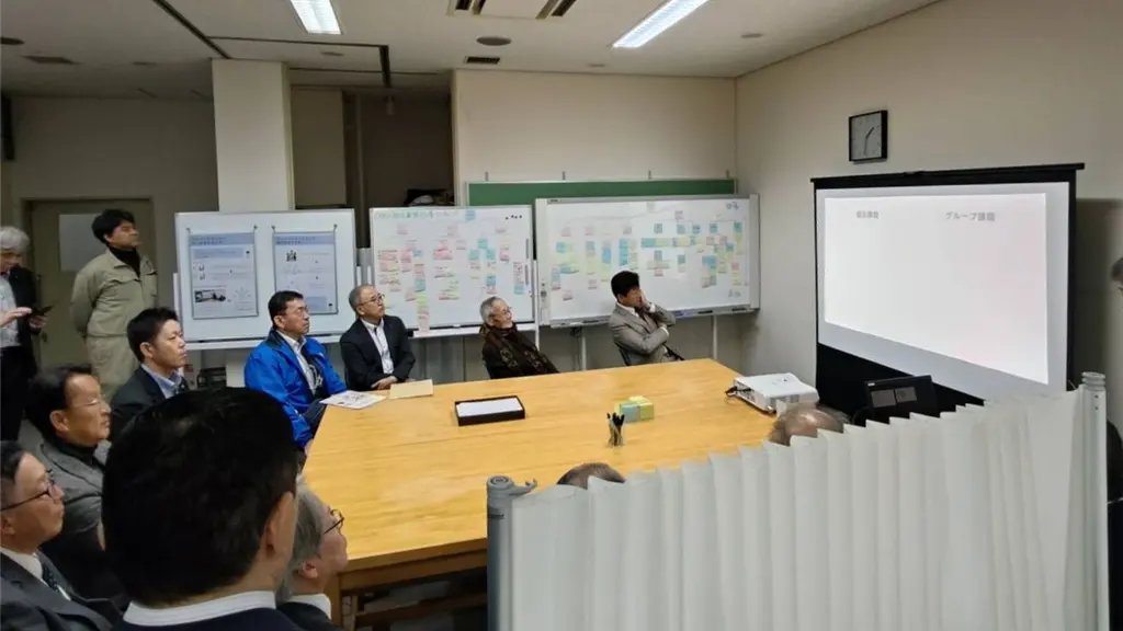 職業奉仕委員会見学　訓練や技術習得の現場を見学